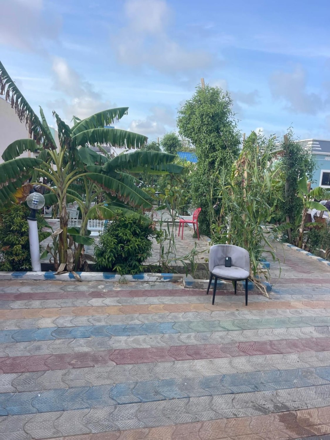 KULMIS Garden — outdoor seating and landscaped surroundings.