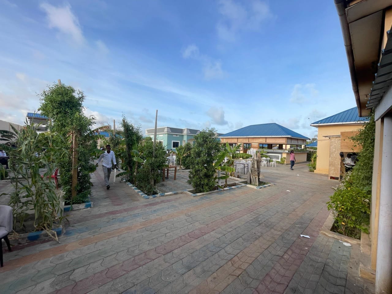 KULMIS Garden — garden paths and welcoming outdoor spaces.